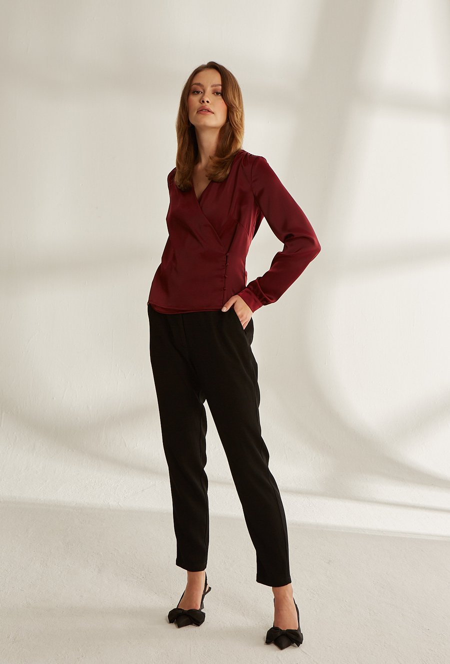 Satynowa bluzka w kolorze bordowym