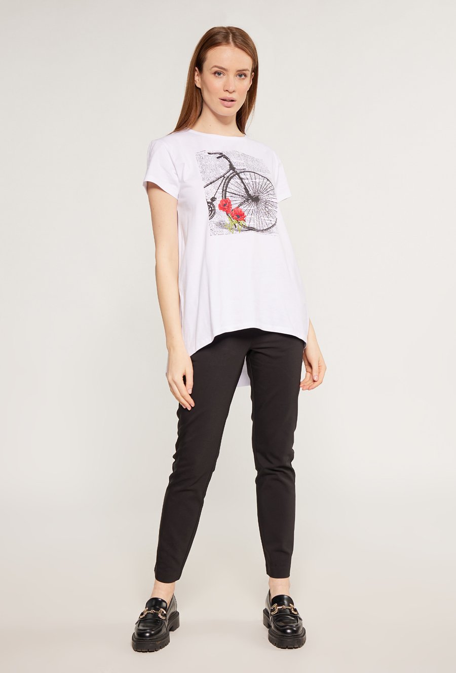 Bawełniany t-shirt z dłuższym tyłem