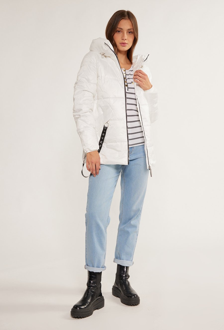 Pikowana kurtka z kapturem