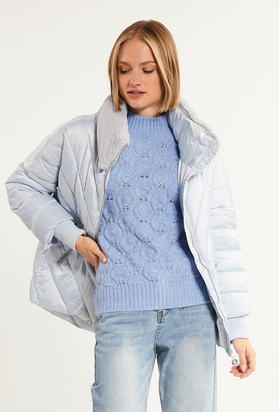 Kr&oacute;tka kurtka z pikowaniem