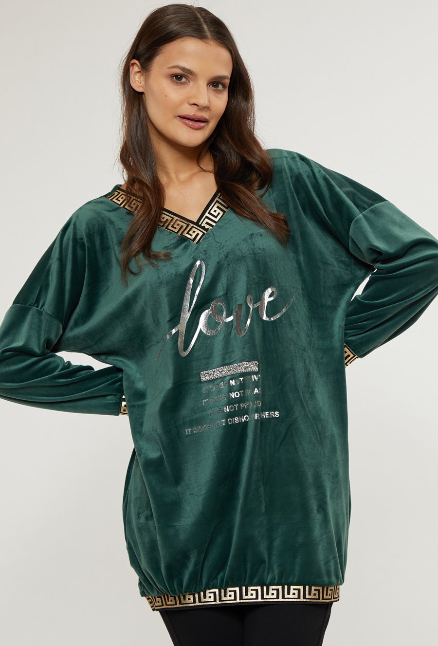 Kr&oacute;tka sukienka z aplikacją