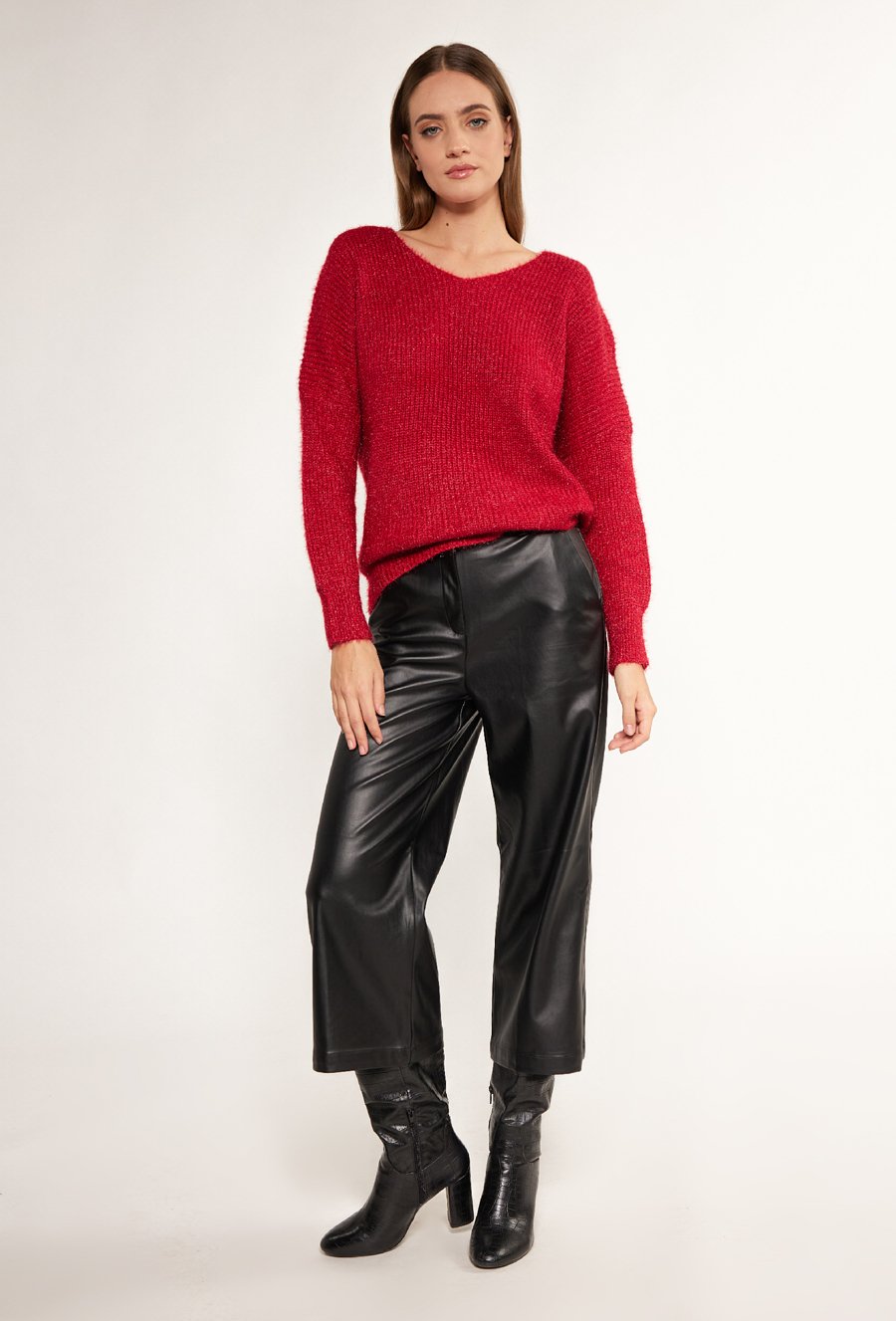 Prążkowany sweter z bufiastymi rękawami