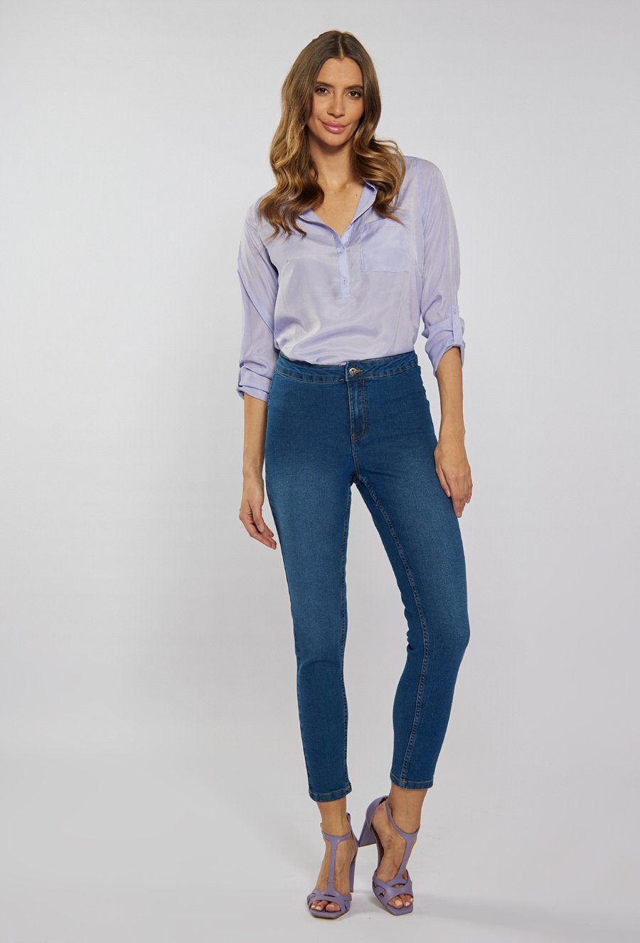 Jeansy z wysokim stanem