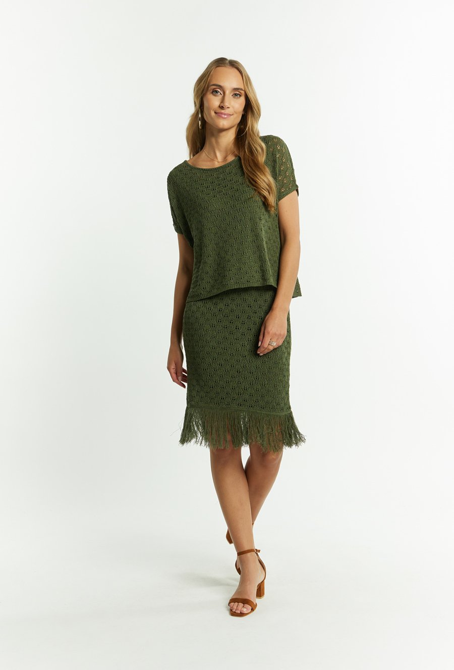 Ażurowa sp&oacute;dnica z frędzlami