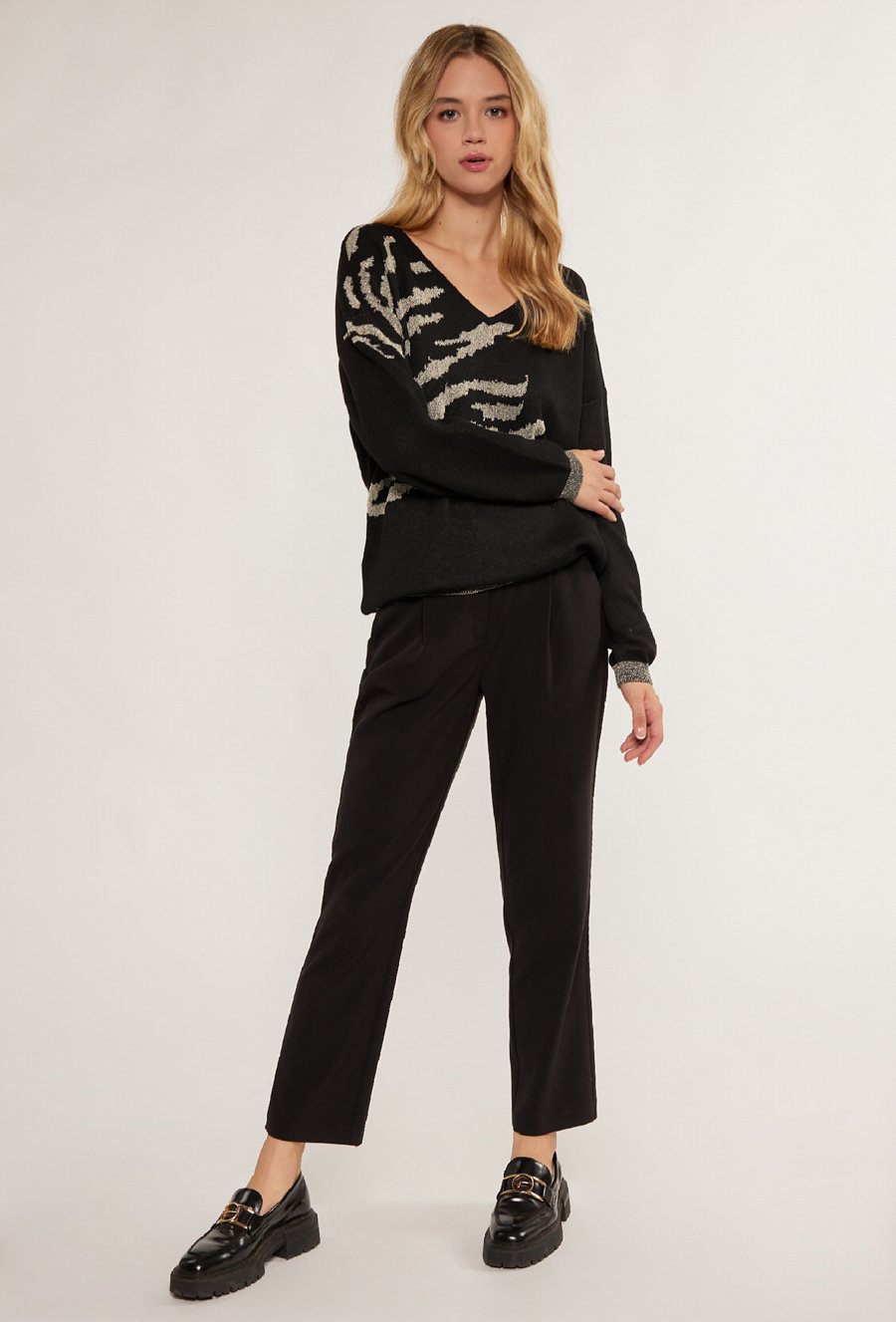 Sweter damski z aplikacją