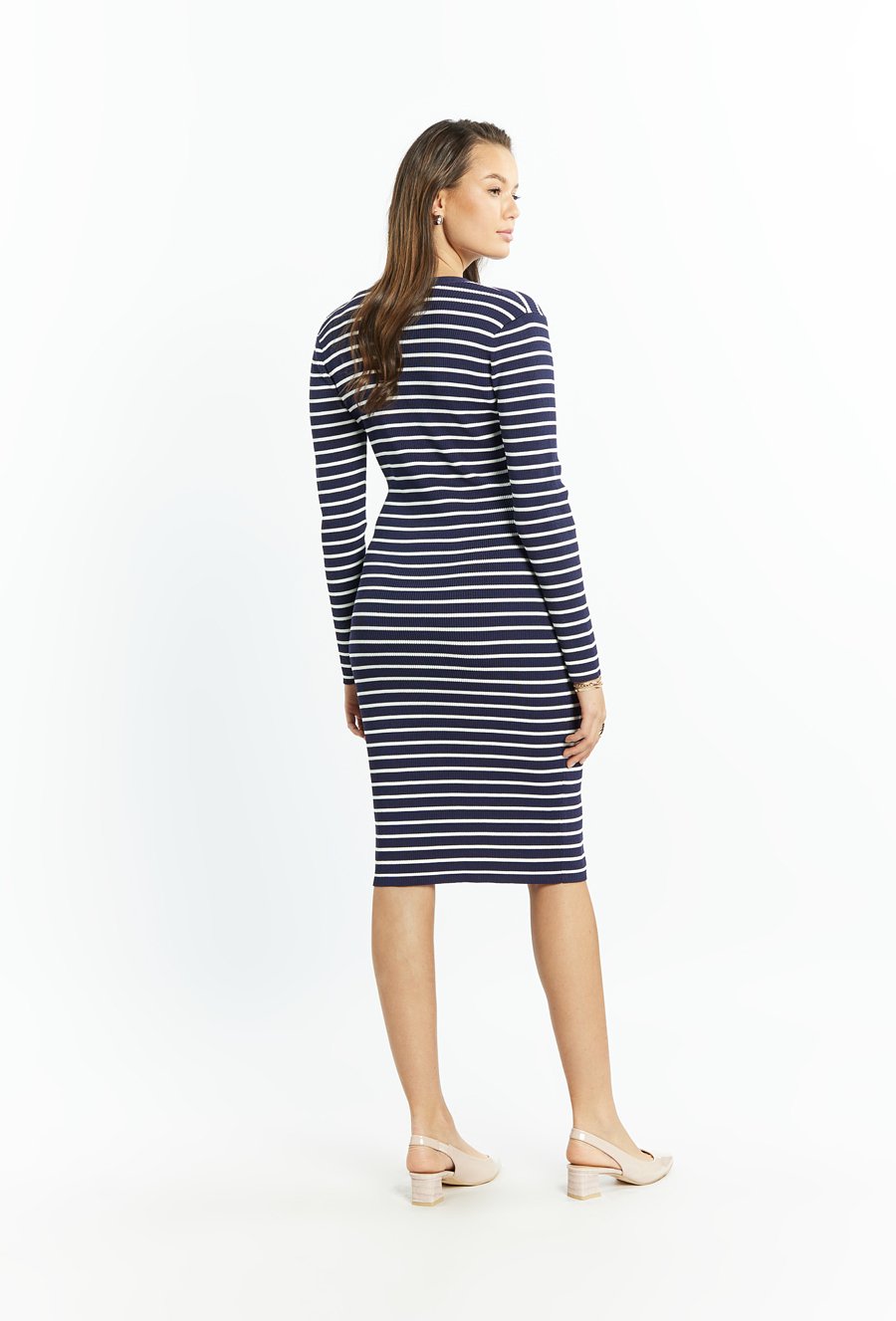 Sukienka o dopasowanym fasonie