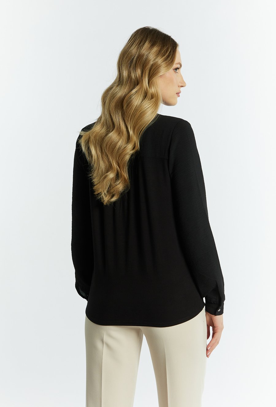 Koszulowa bluzka damska z wiązaniem