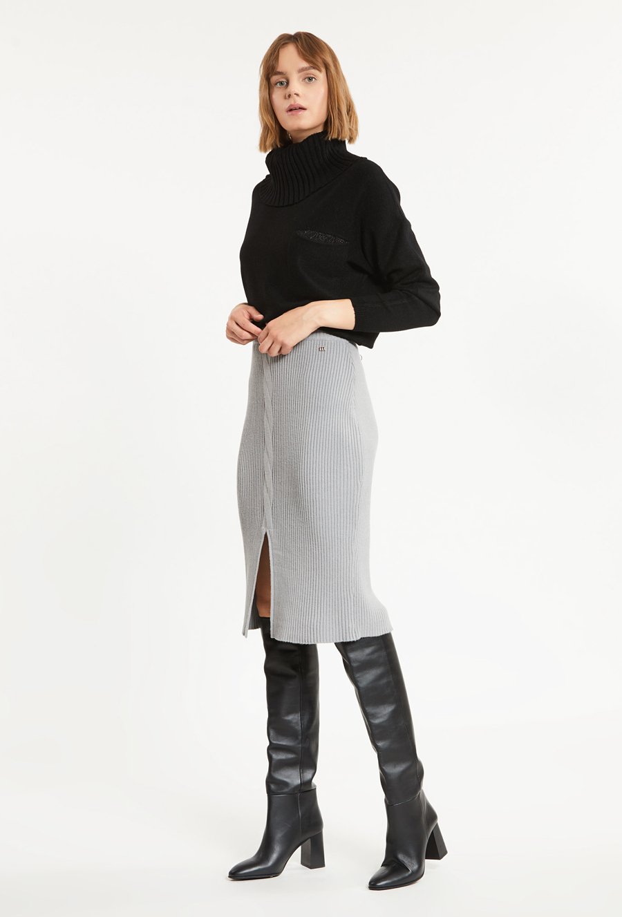 Prążkowana sp&oacute;dnica damska