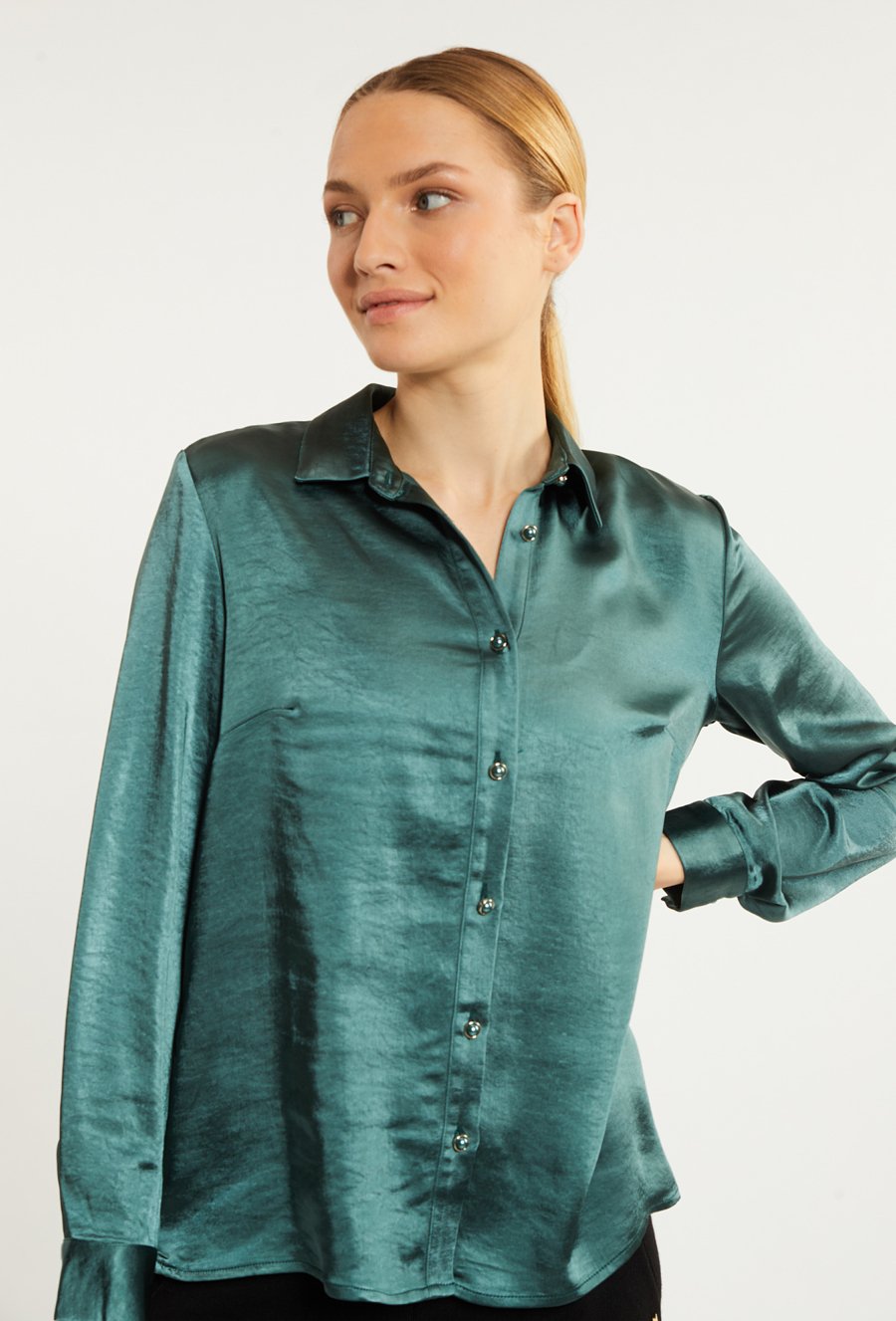 Satynowa koszula damska