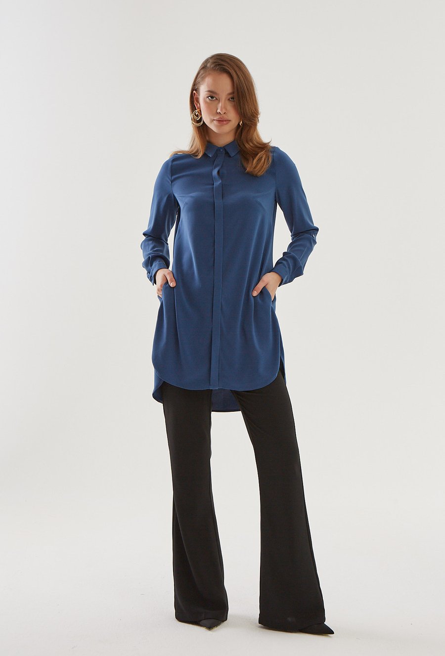 Długa koszula  w kolorze niebieskim