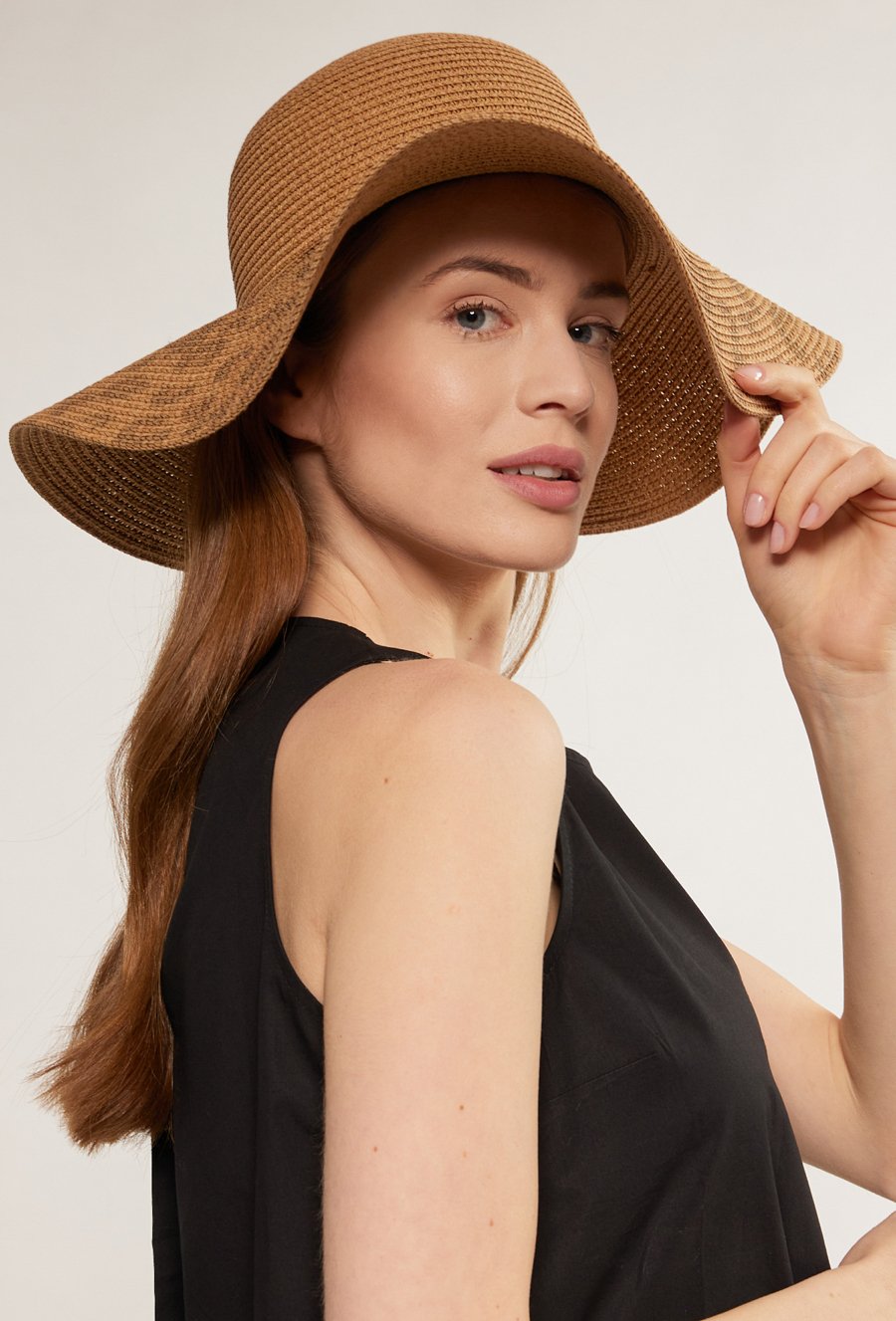 Kapelusz damski z wzorem