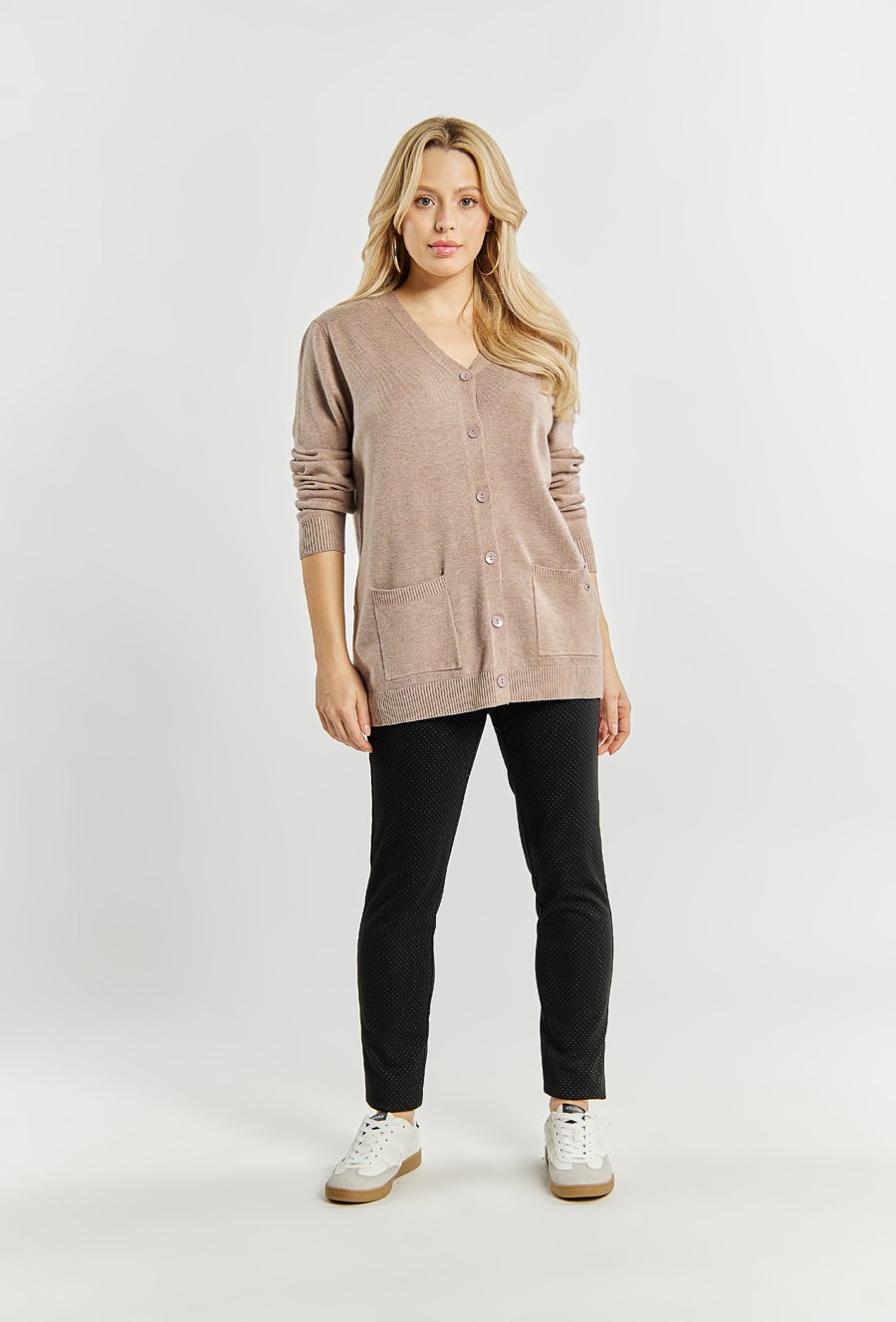 Sweter damski z kieszeniami