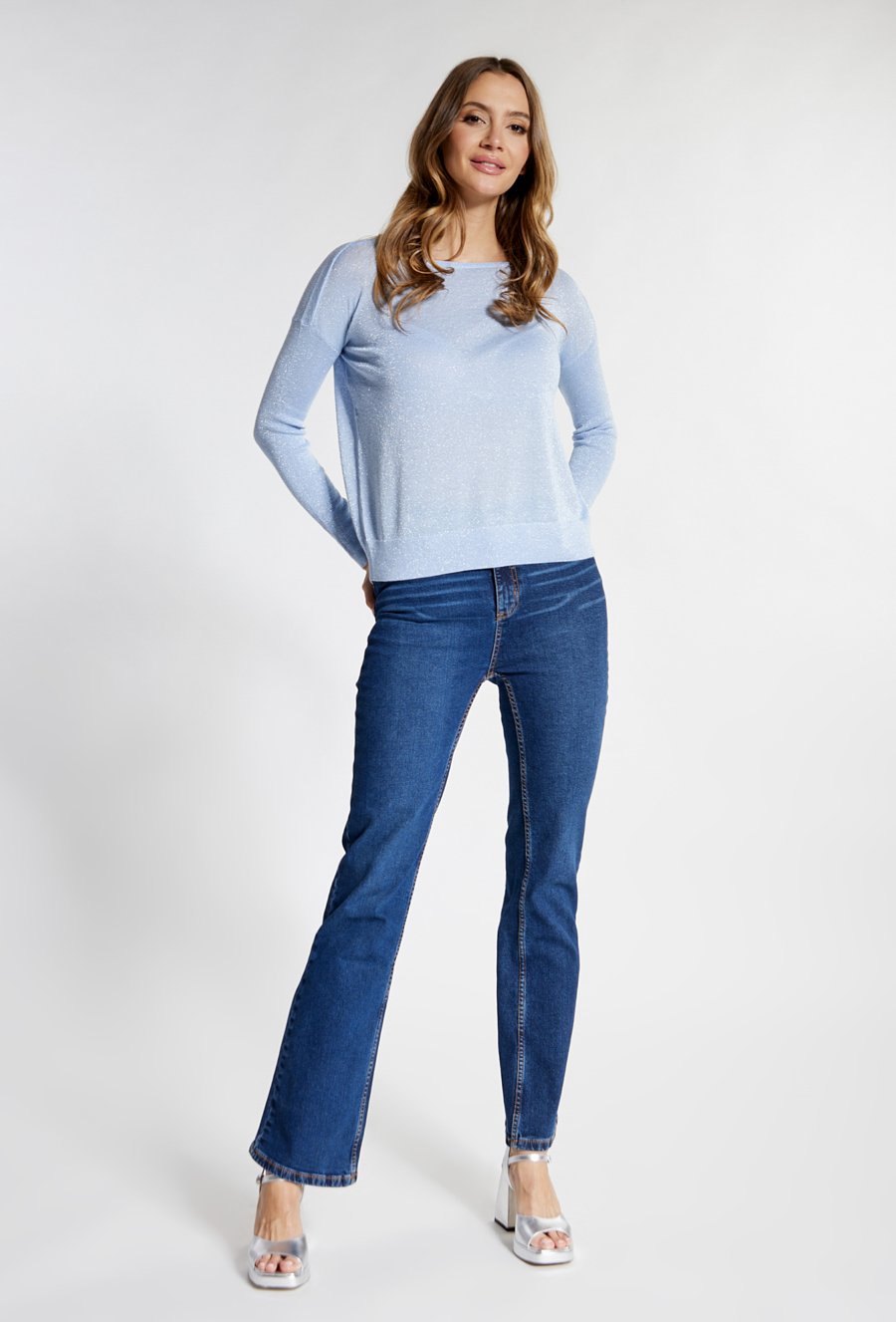 Połyskujący sweterek z długim rękawem