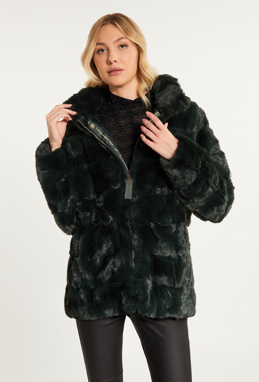 Kurtka damska z kołnierzem