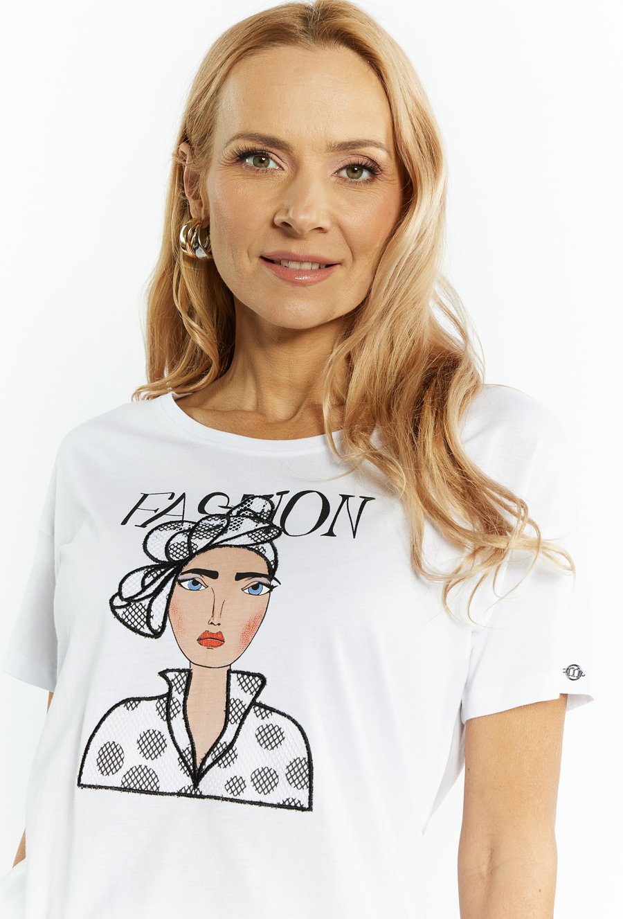 T-shirt damski o swobodnym kroju