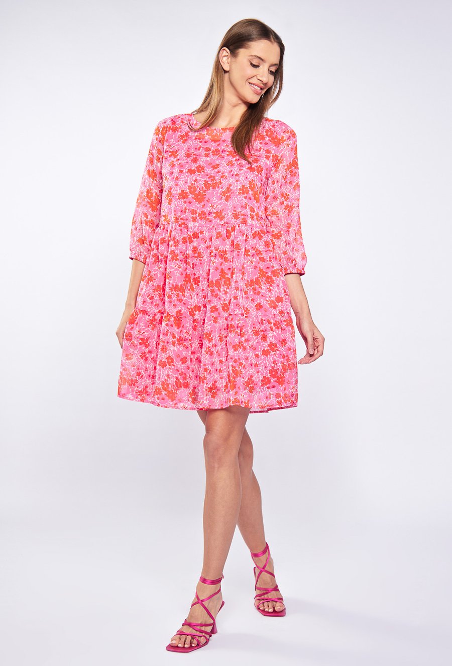 R&oacute;żowa sukienka w kwiaty