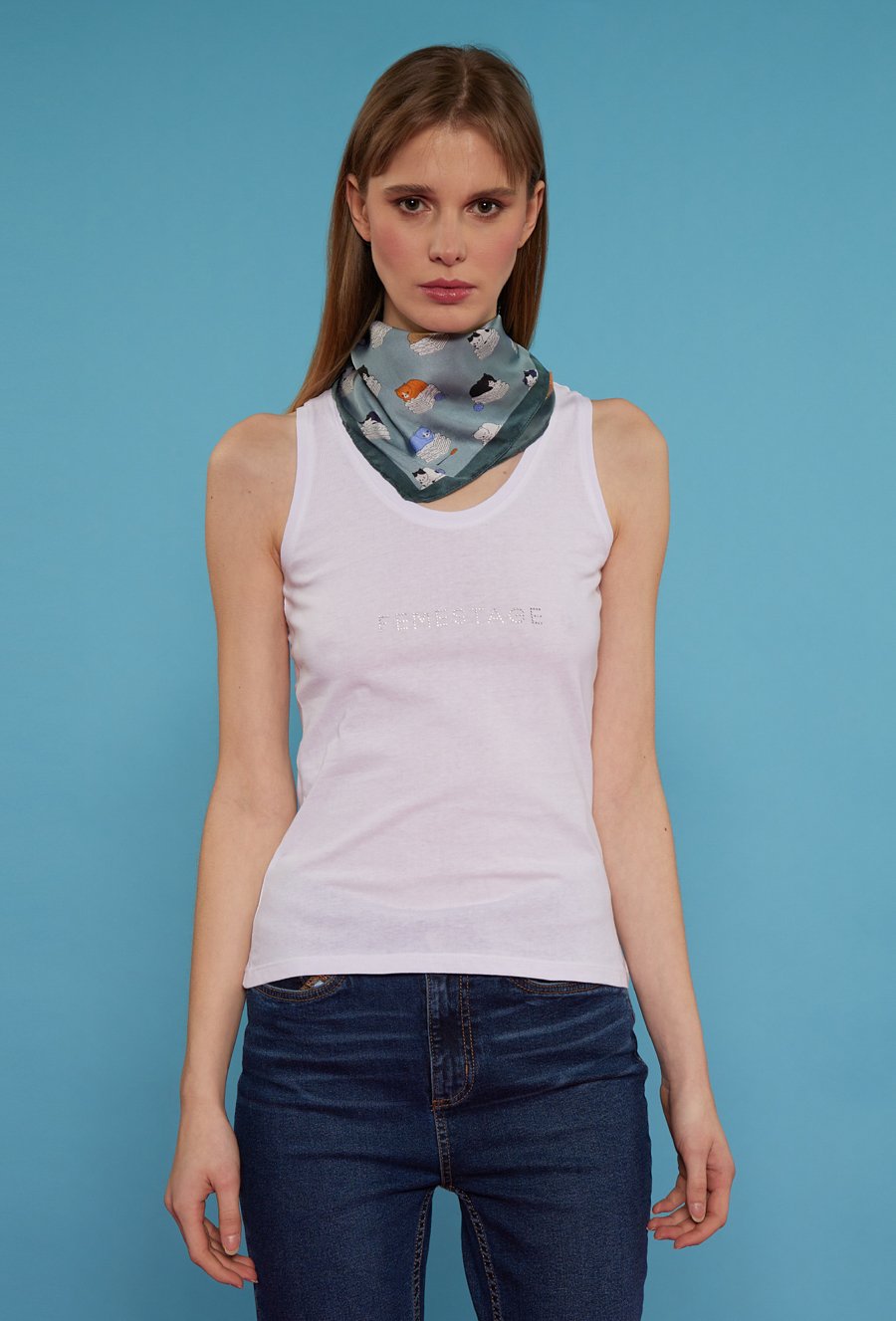 Top z dżetowym logo marki