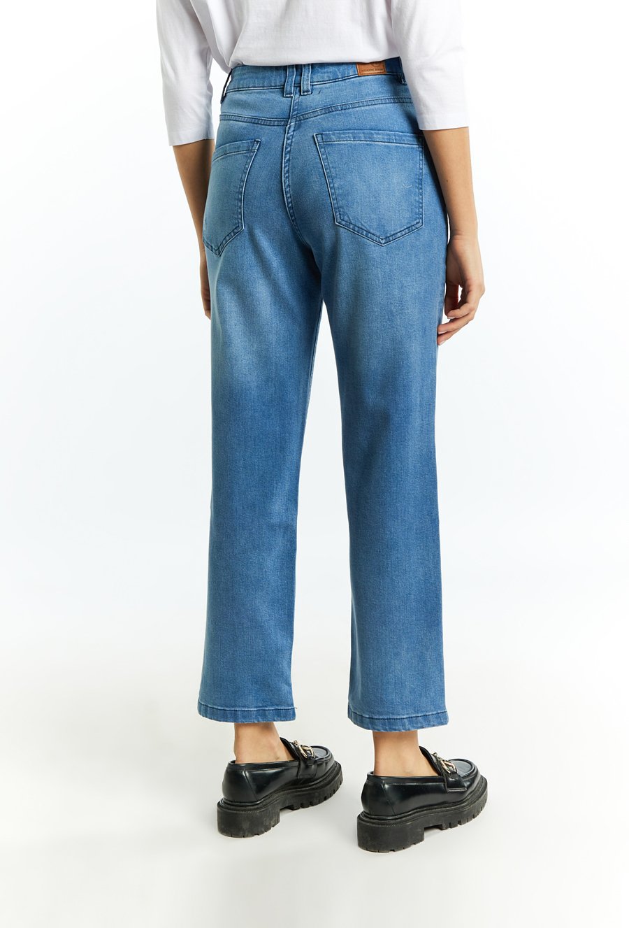 Jeansy damskie z łańcuszkiem