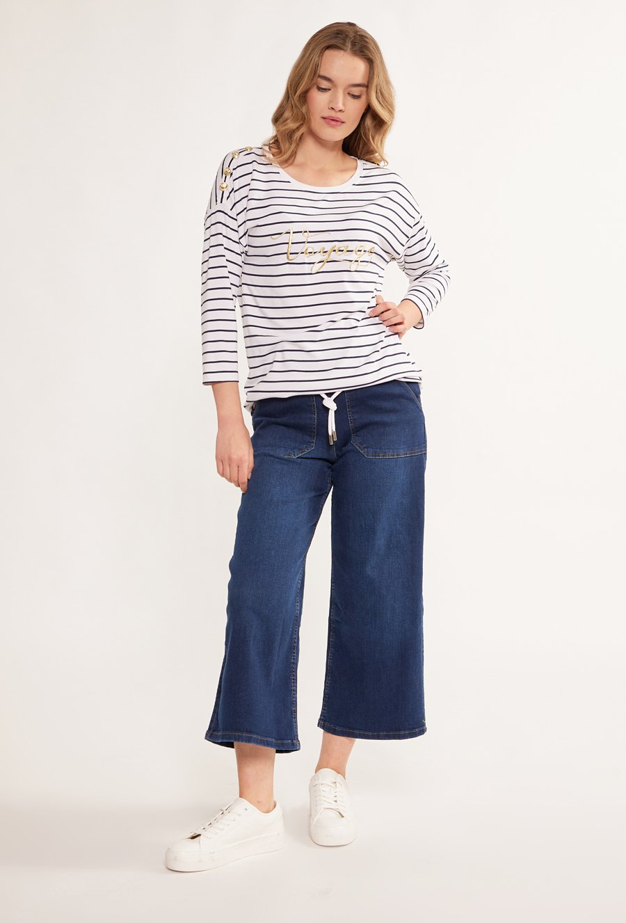 T-shirt damski z aplikacją