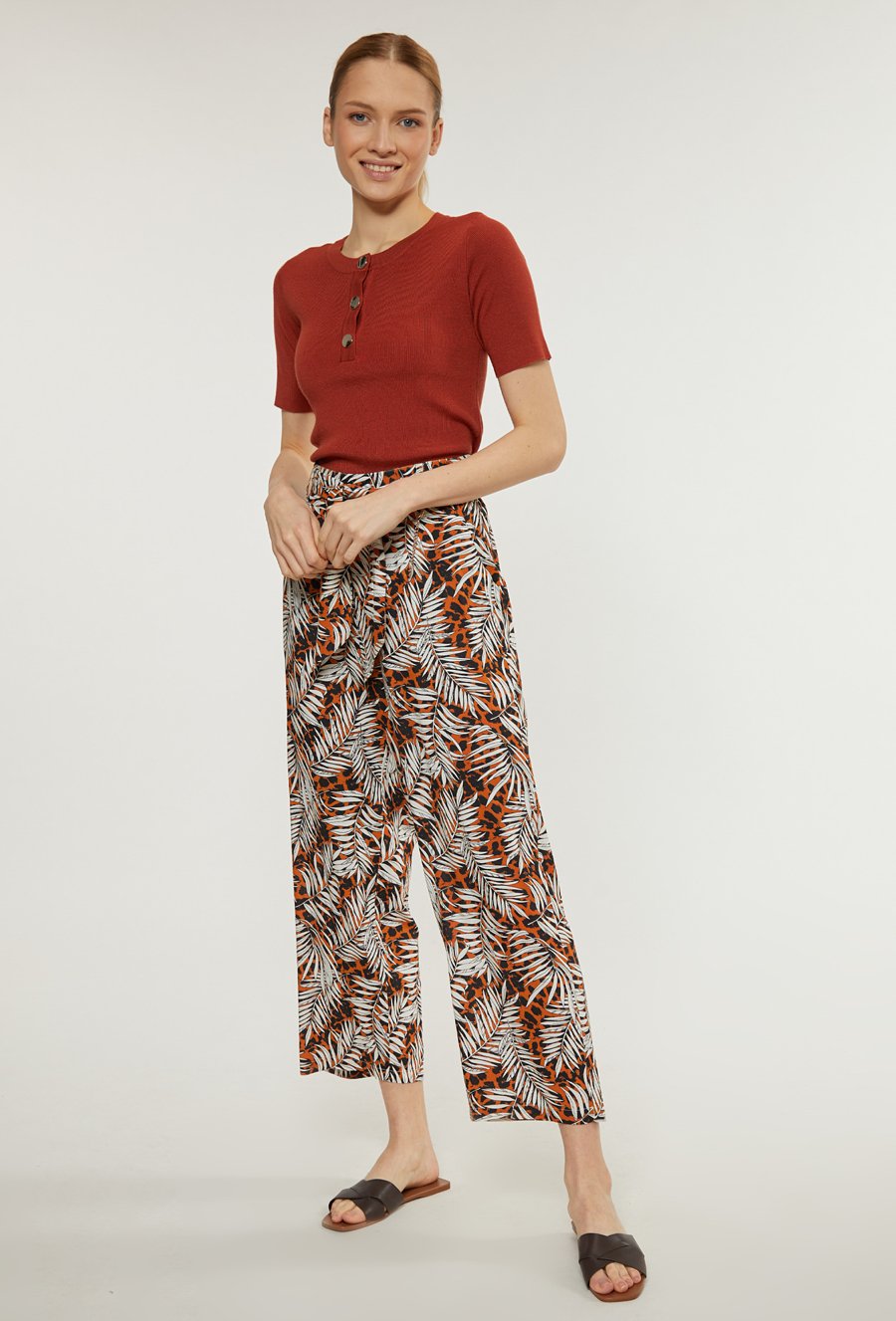 Wzorzyste spodnie damskie