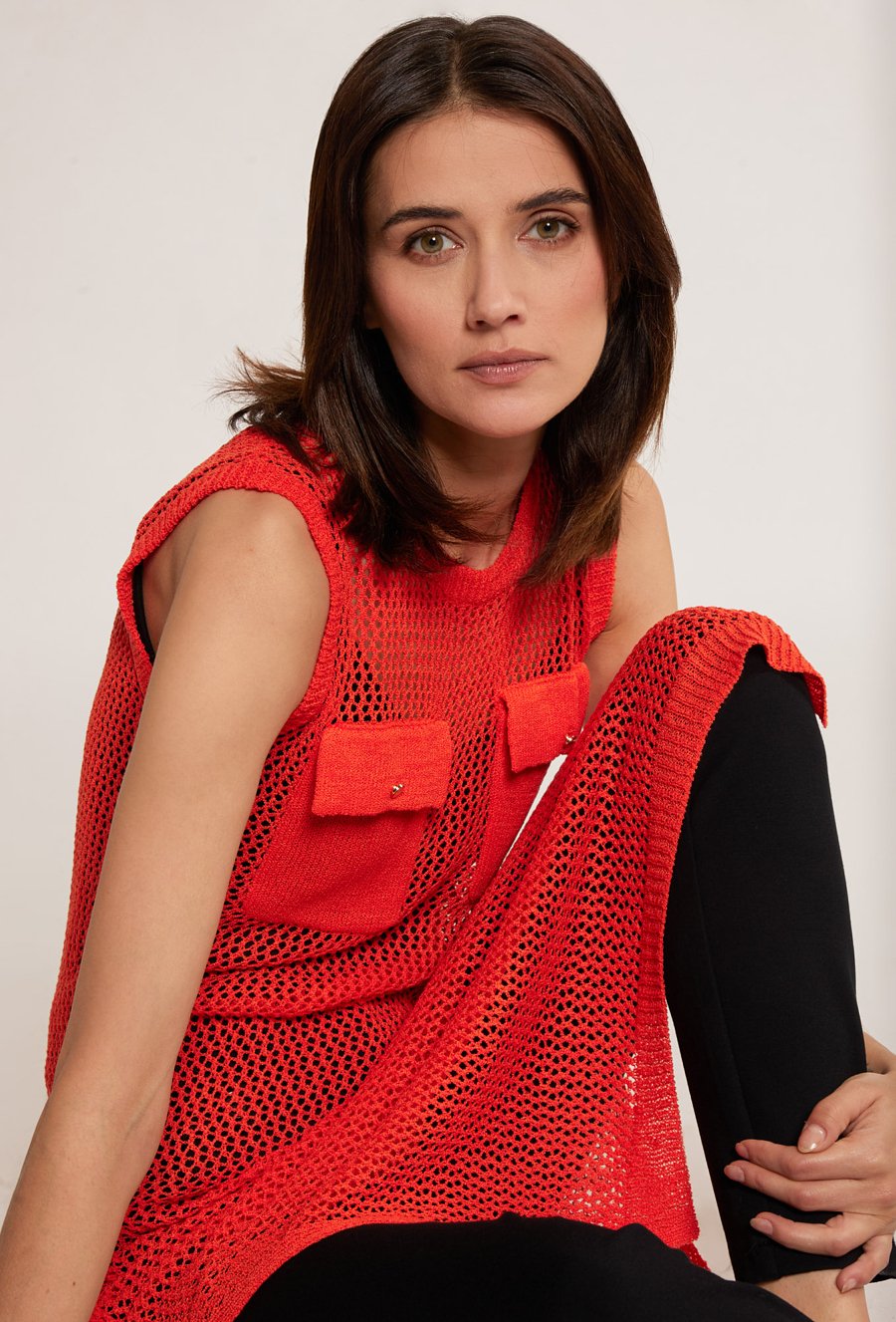 Długi sweter z siateczki