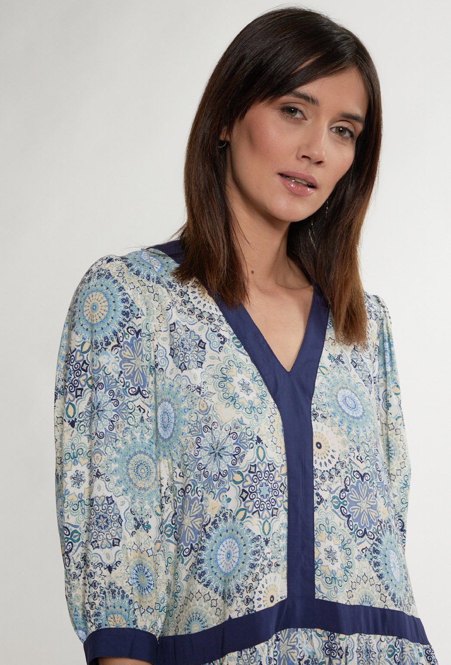 Wzorzysta sukienka midi