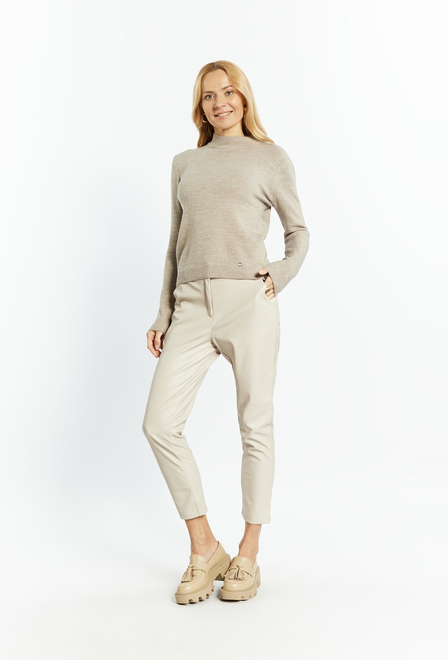 Sweter damski z p&oacute;łgolfem