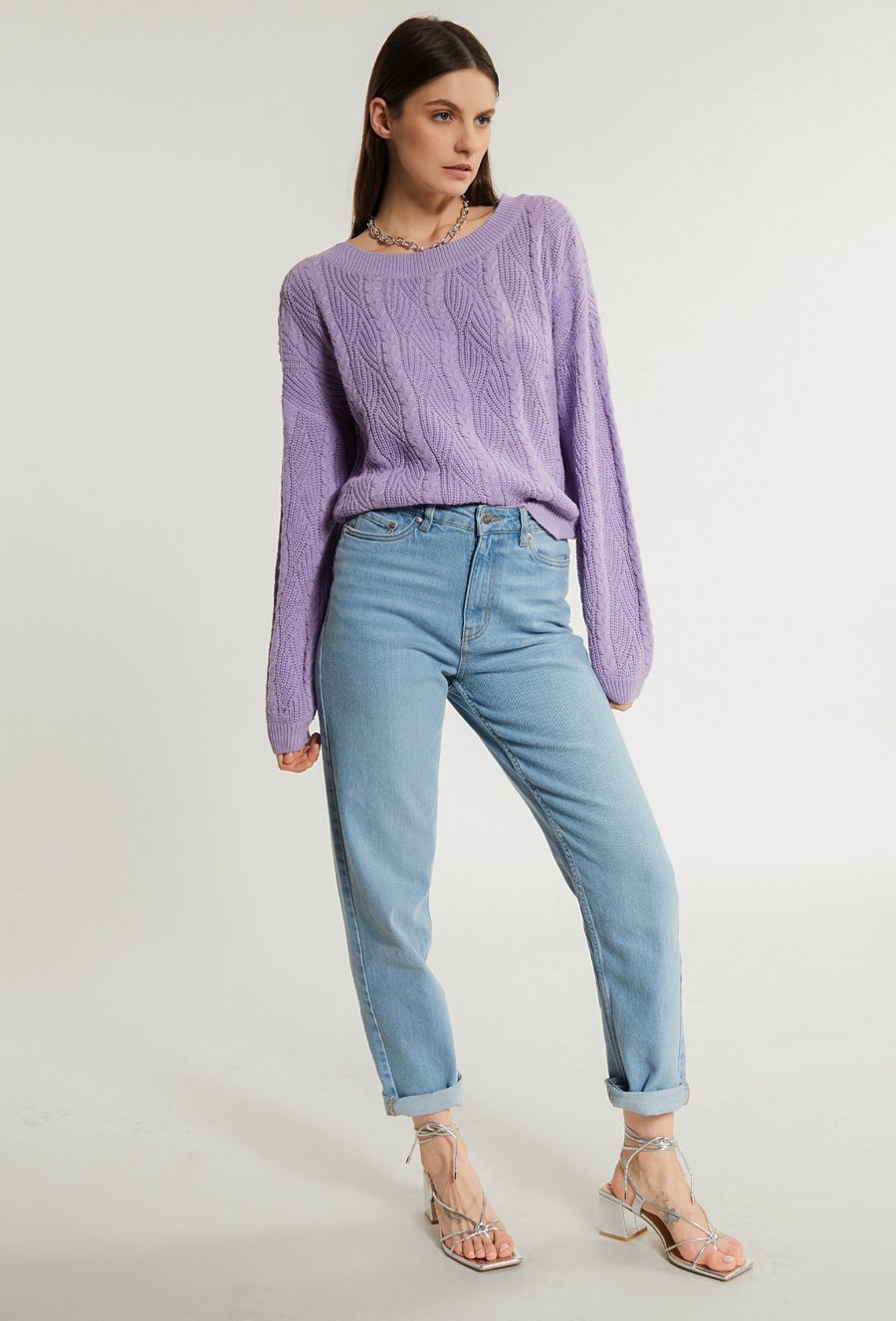 Bawełniany sweter z warkoczowym splotem