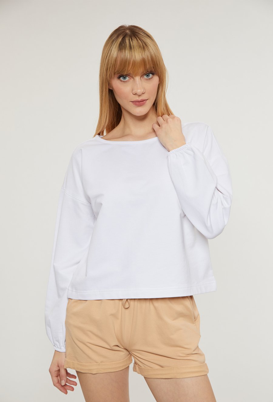 Bluza o prostym kroju