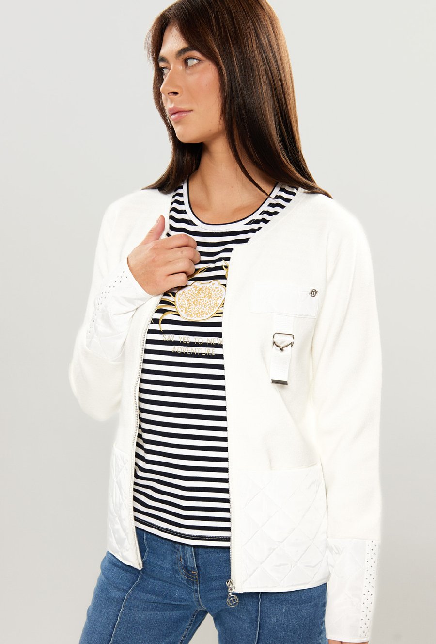 Sweter z pikowanymi wstawkami