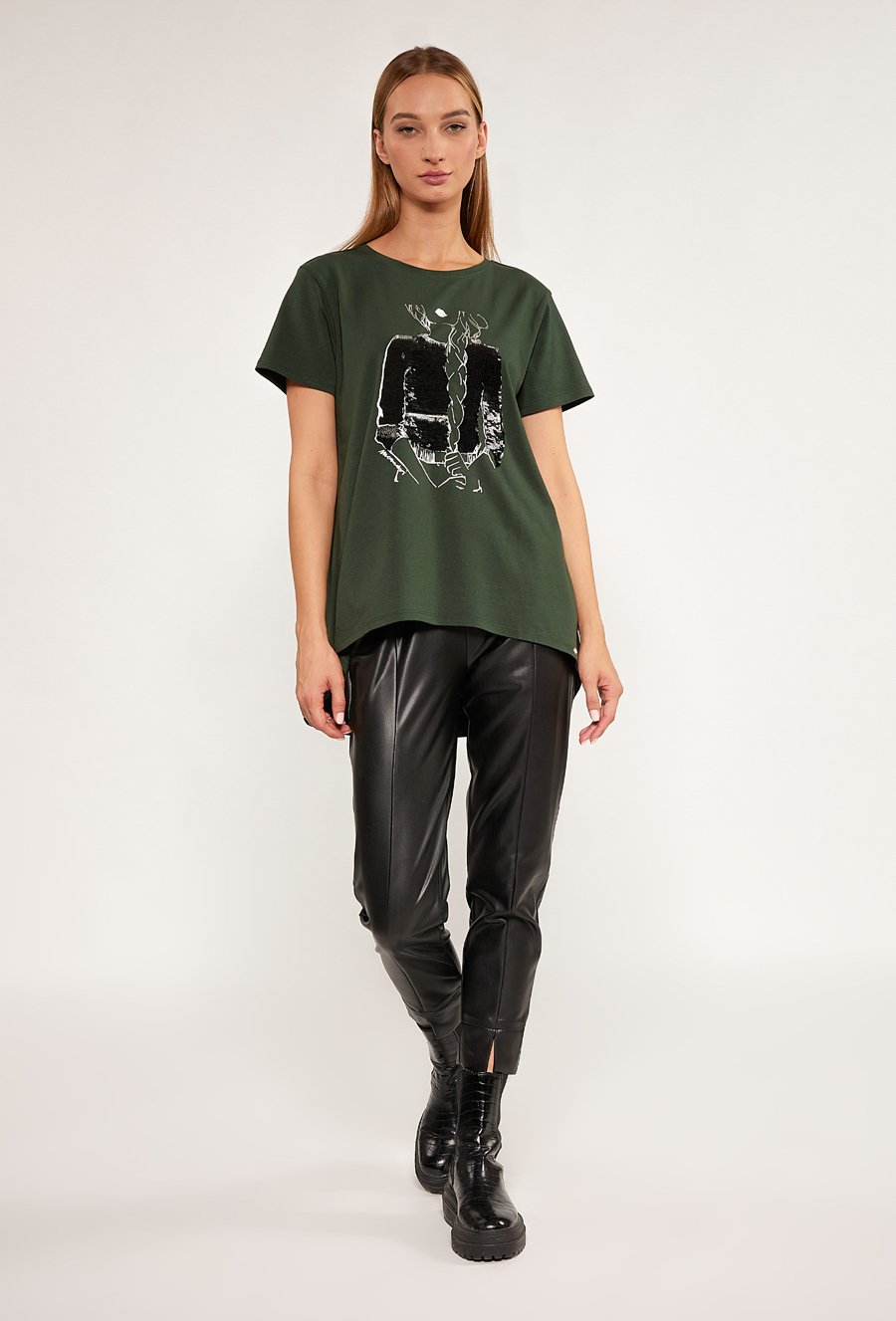 T-shirt z cekinowym panelem