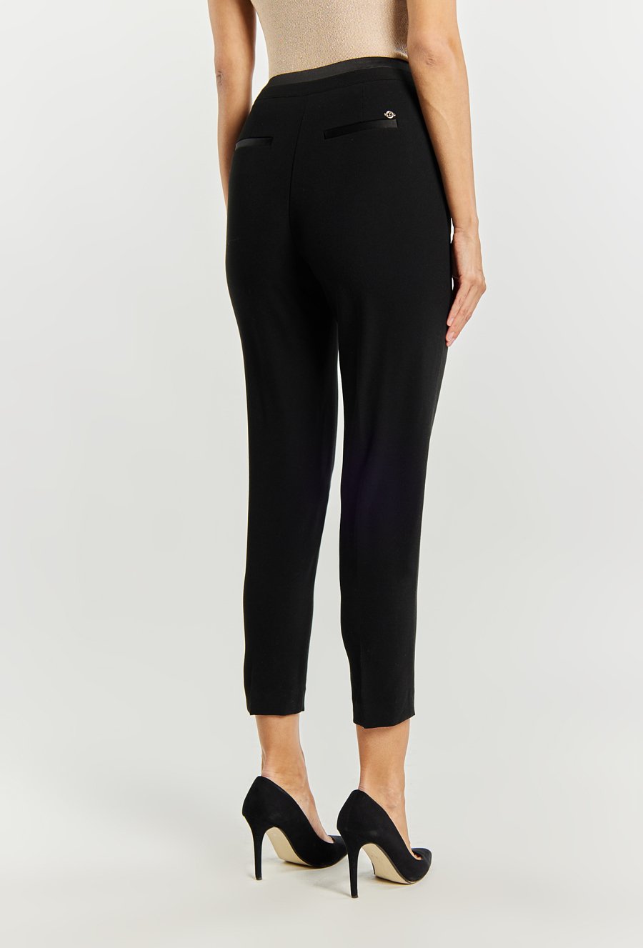 Materiałowe spodnie damskie