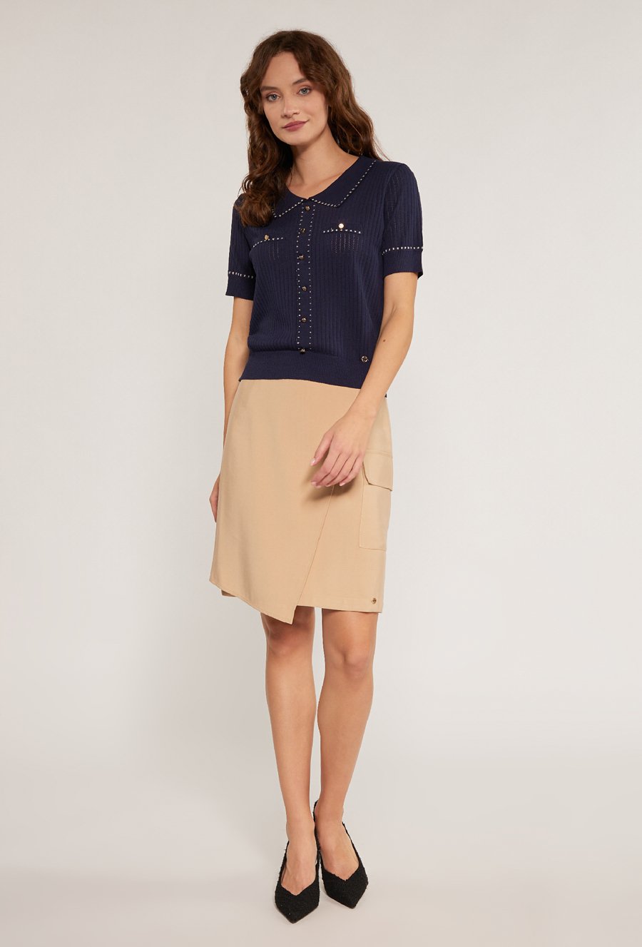 Ażurowy sweterek z kr&oacute;tkim rękawem