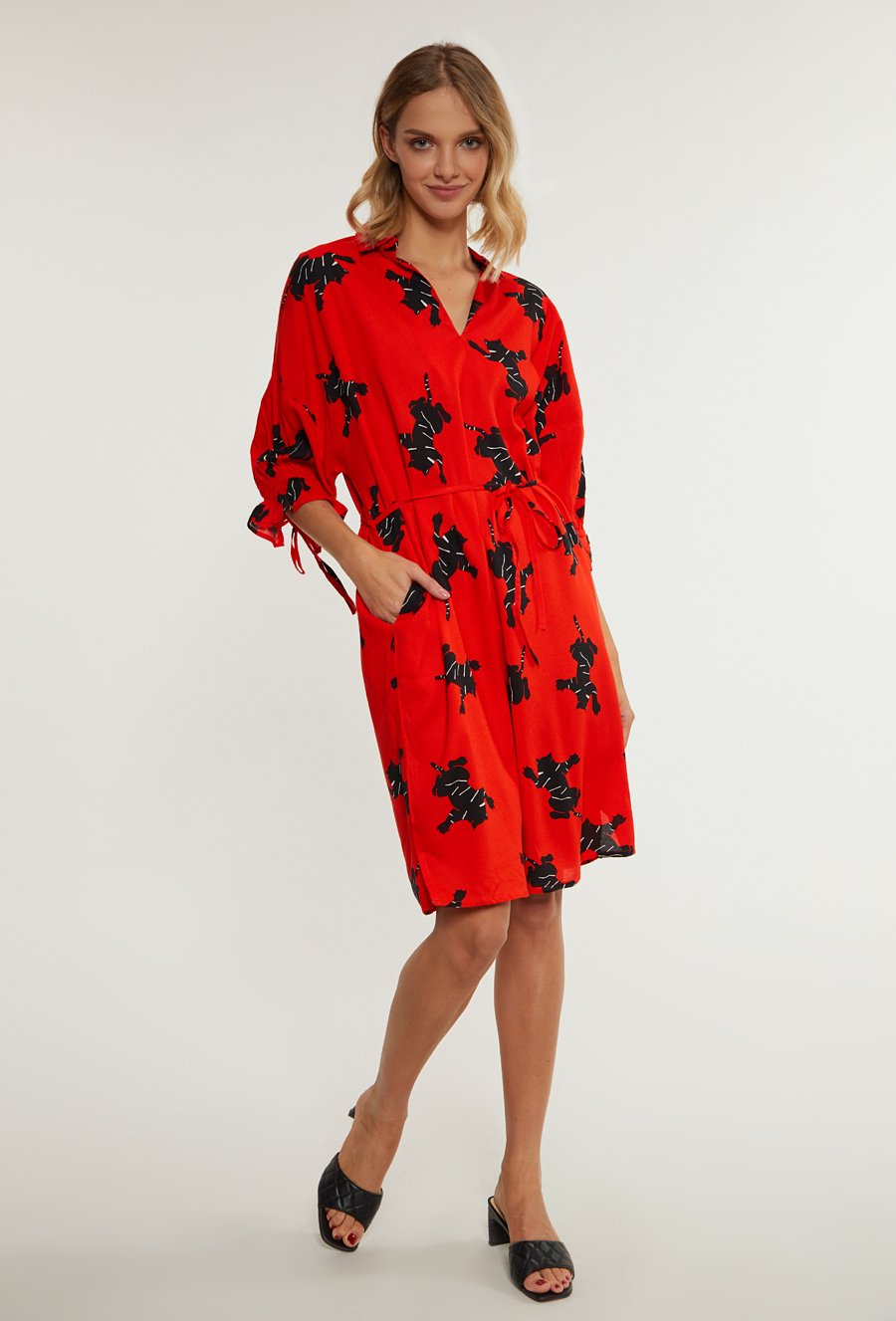 Wzorzysta sukienka midi