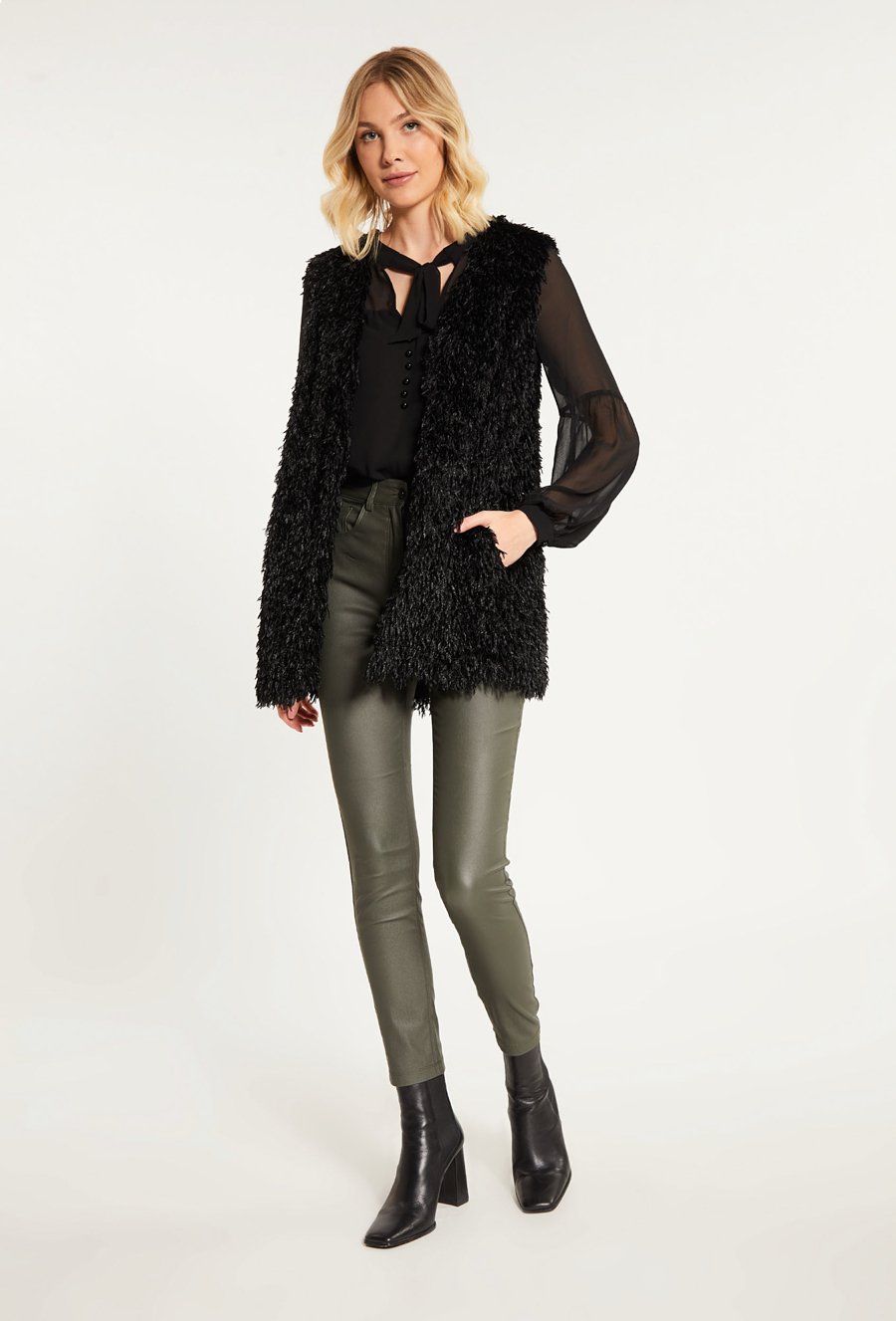 Kamizelka z imitacji futra z kieszeniami