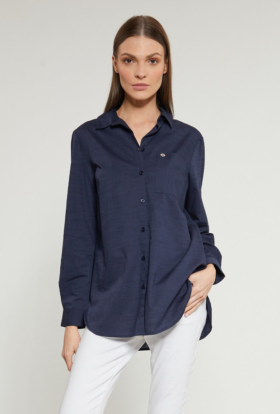 Koszulowa bluzka damska z kołnierzem