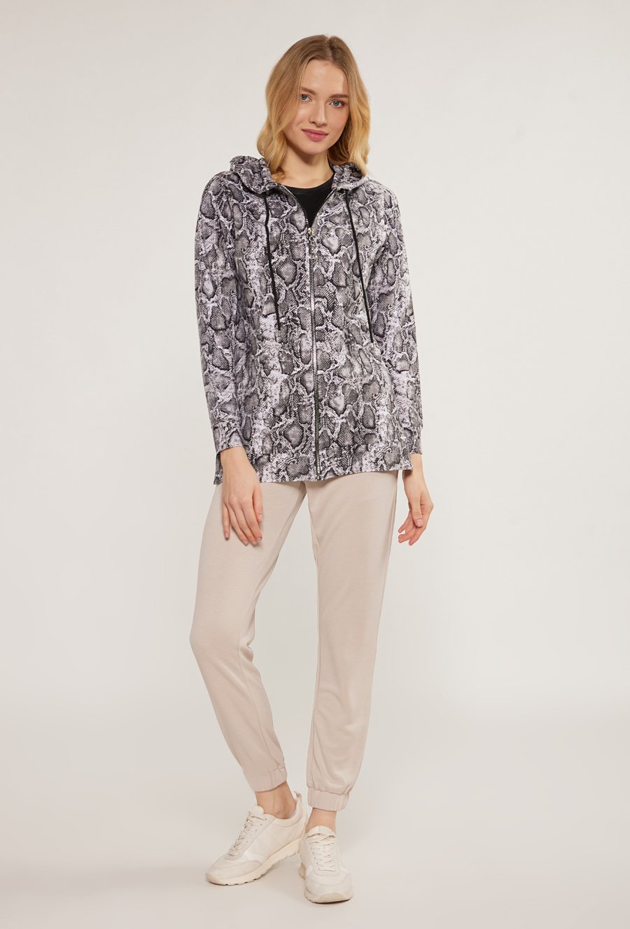 Wzorzysta bluza damska