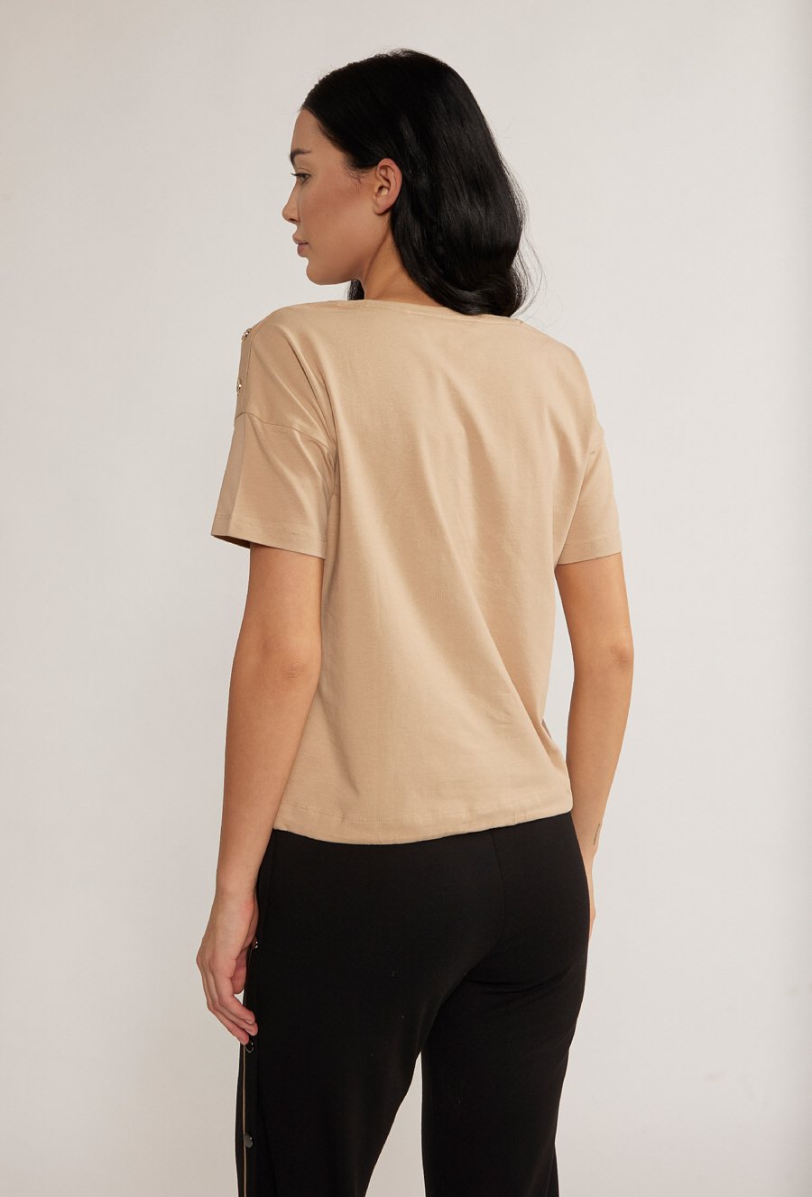 Bawełniany t-shirt damski ze ściągaczem u dołu