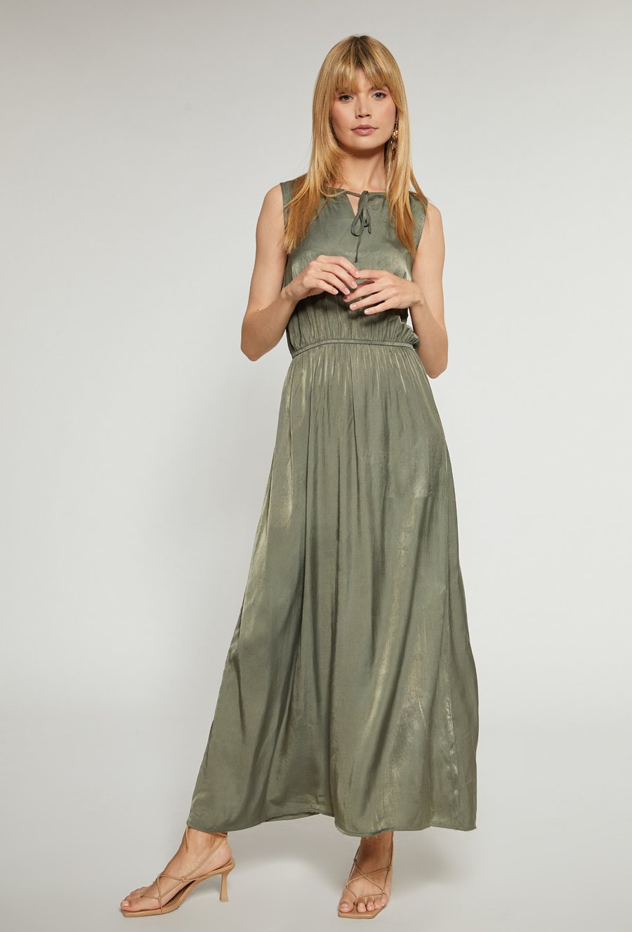 Sukienka maxi z miękkiej satyny