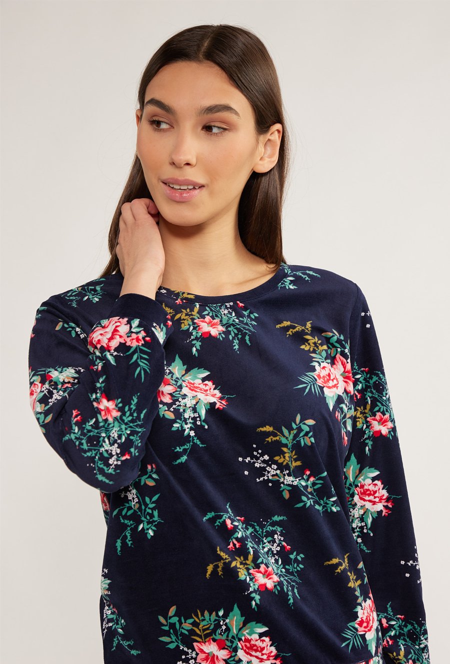 Welurowa bluza w kwiaty