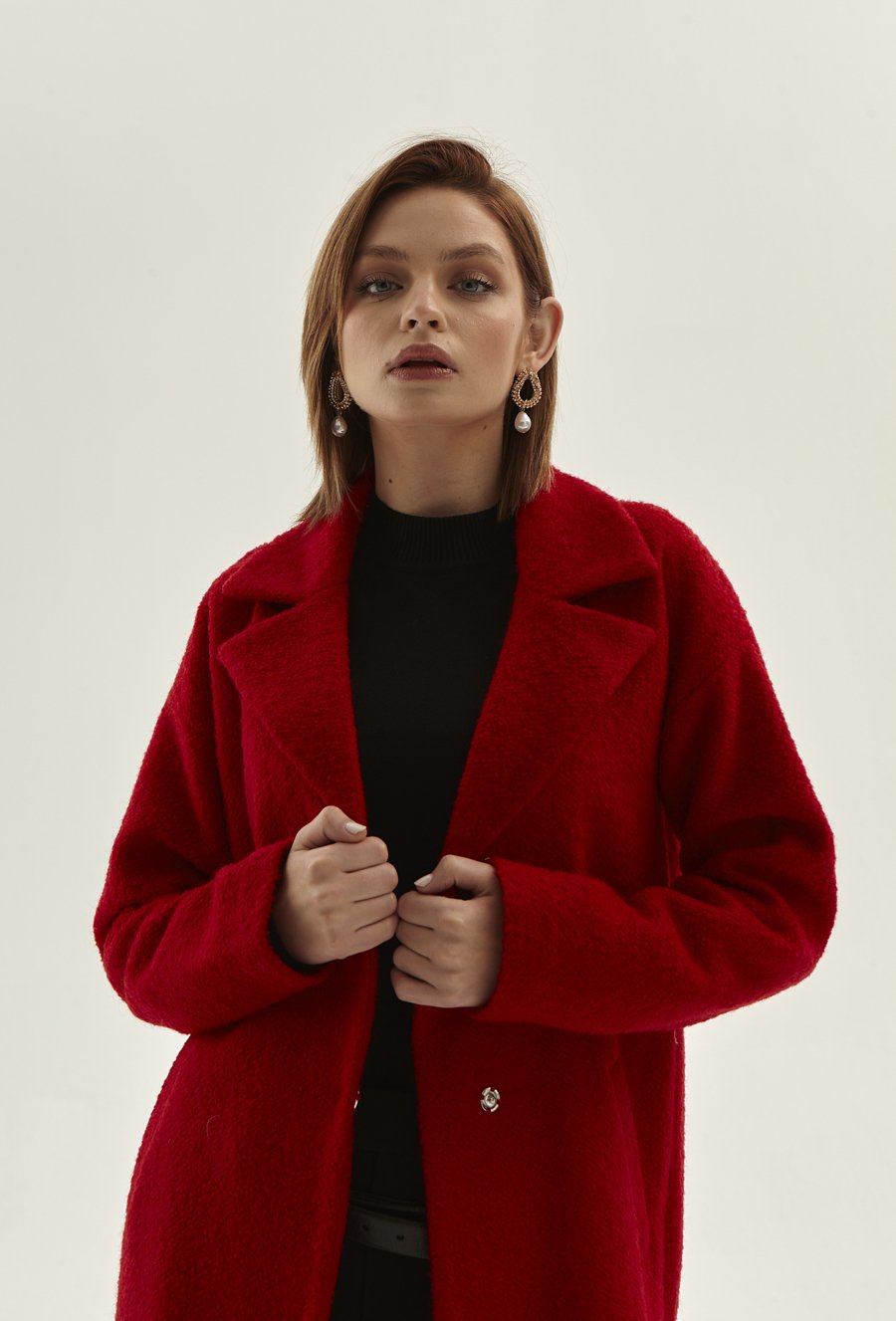 Czerwony płaszcz z wełną