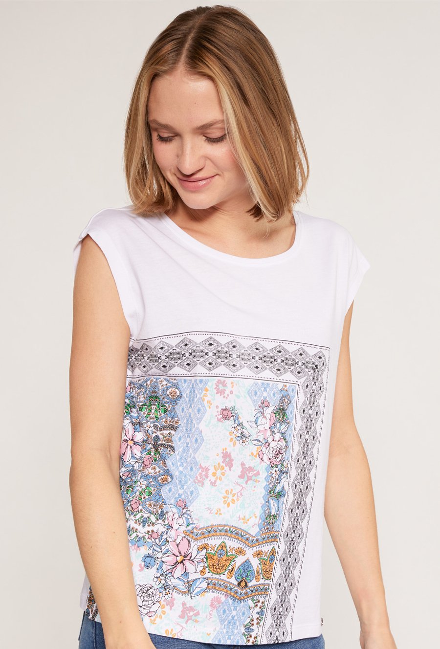 T-shirt damski z kwiecistym nadrukiem