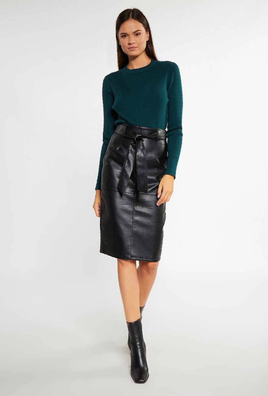 Sweter z prążkowanej tkaniny