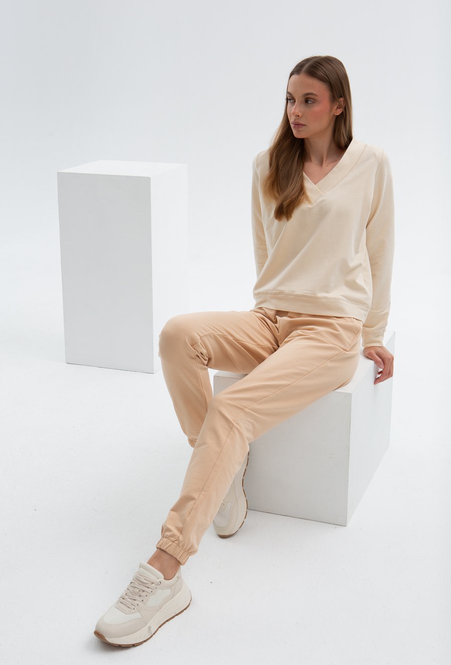 Bluza z dekoltem V-neck