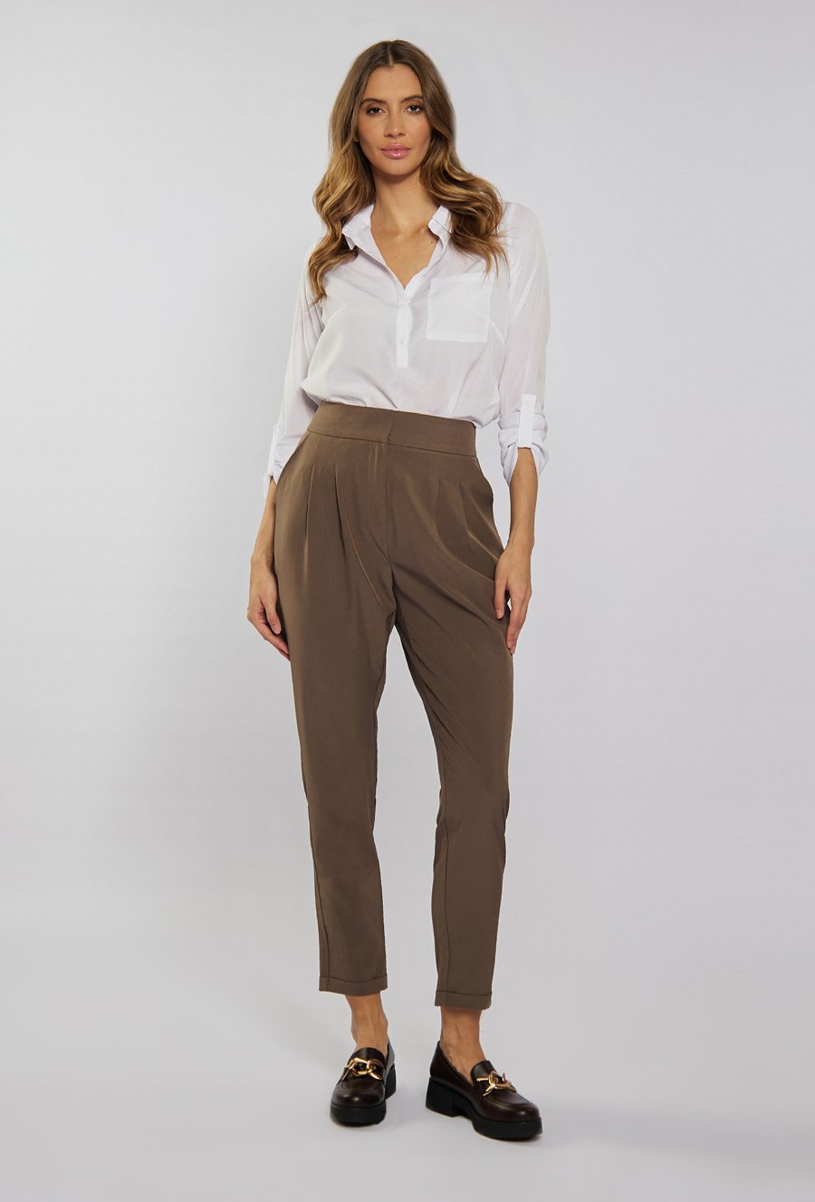 Spodnie cygaretki z wysokim stanem