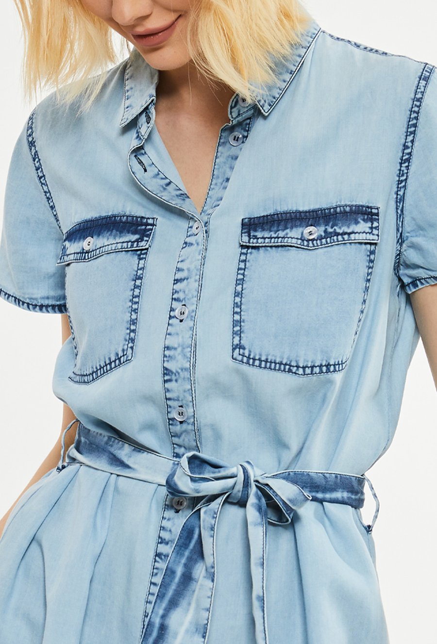 Sukienka z falbanką