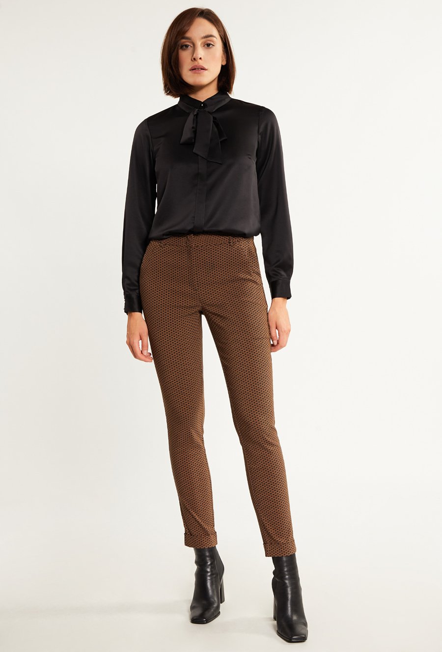 Wzorzyste spodnie damskie