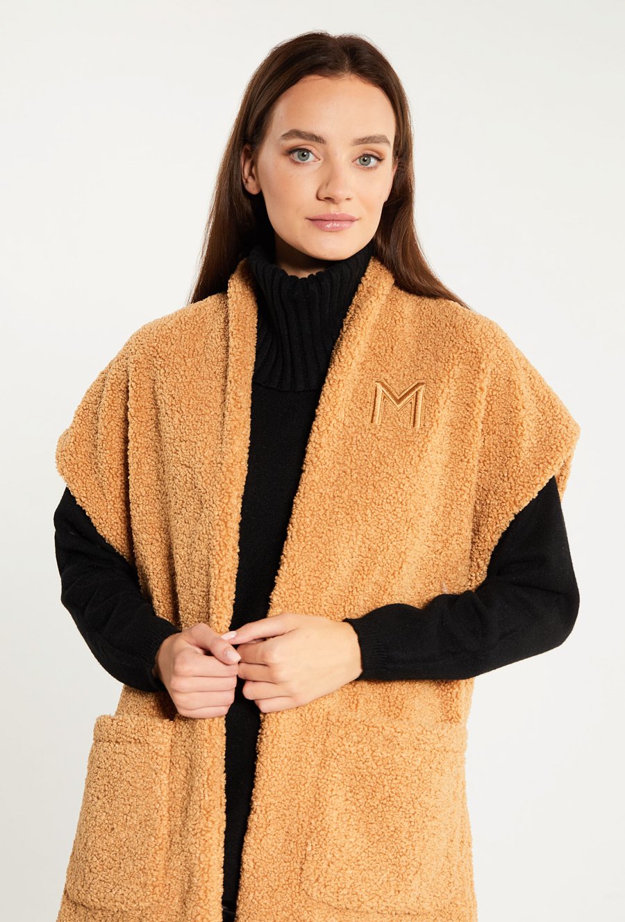 Kamizelka z barankowego materiału