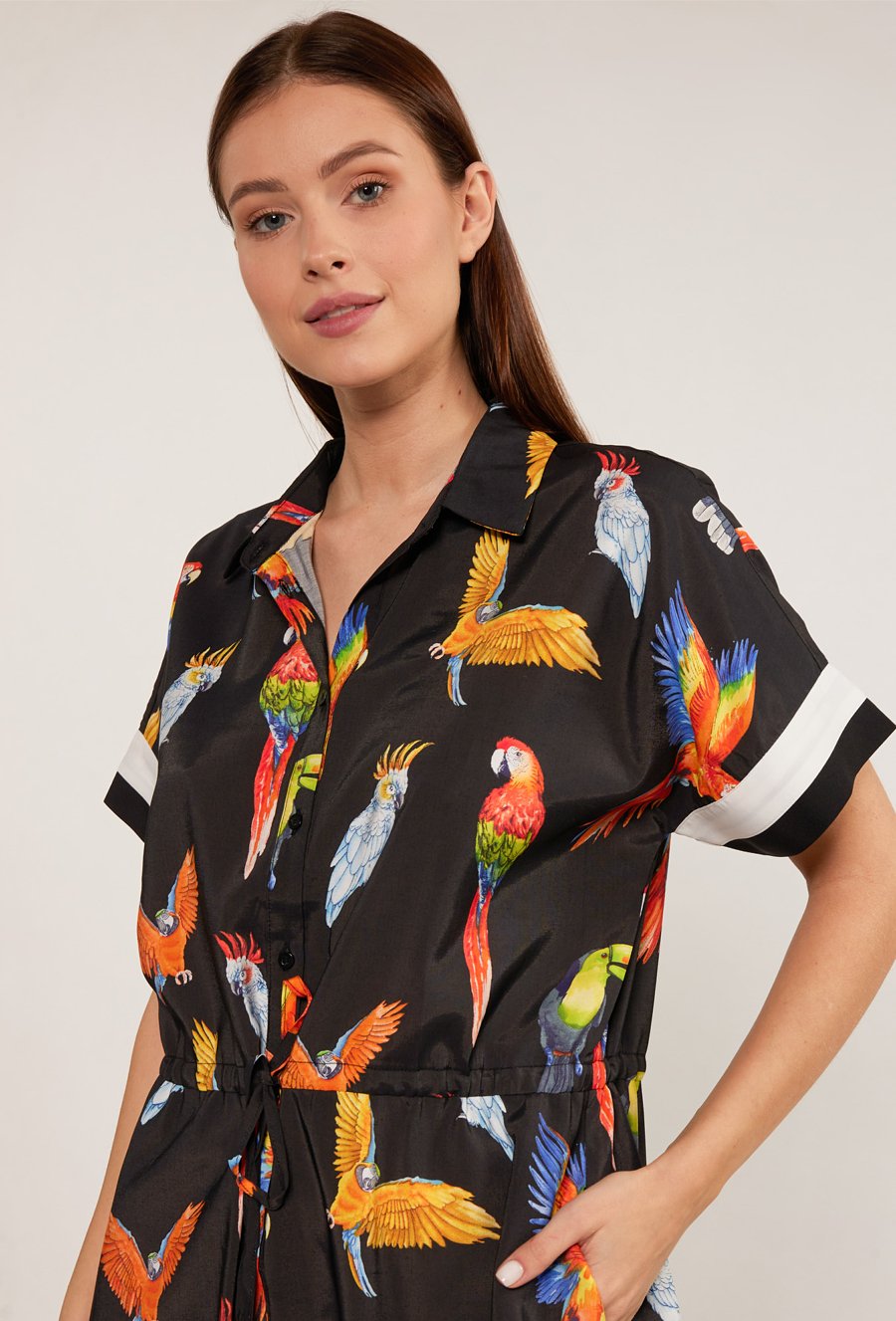 Wzorzysta sukienka midi z wiskozy