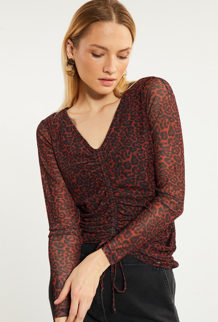 Wzorzysta bluzka damska ze ściągaczem